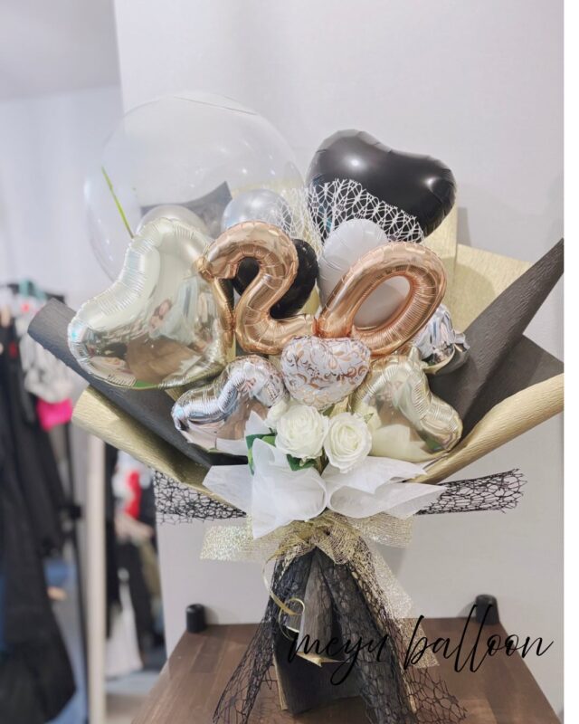 twentyの節目に贈る、特別なバルーン🎈
韓国式ラッピングで仕上げた、
世界でひとつのオリジナルballoon。

アルファベット・数字・カラーは自由にオーダー可能🤍
成人式はもちろん、卒業式にもできるデザインです。

「こんなバルーン作れますか？」
そんなDMも大歓迎です🫶
イメージがなくても大丈夫◎
一緒に、理想のバルーンをカタチにします。

meyuにオーダーいただきありがとうございます🤍
大切な日に選んでいただけたこと、心より感謝いたします。

▶︎オーダーはDM・LINEから💌
@meyu_balloon 

⸻

#バルーンギフト
#オーダーバルーン
#卒業式バルーン
#成人式バルーン
#大阪バルーン